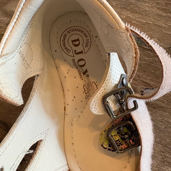 NWOT Rabbit Orthopedic Floral Sandals - Picture 6 of 8